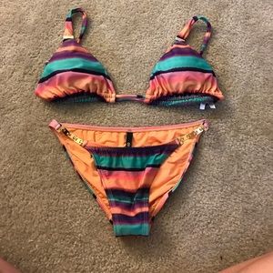 Colorful bikini set!