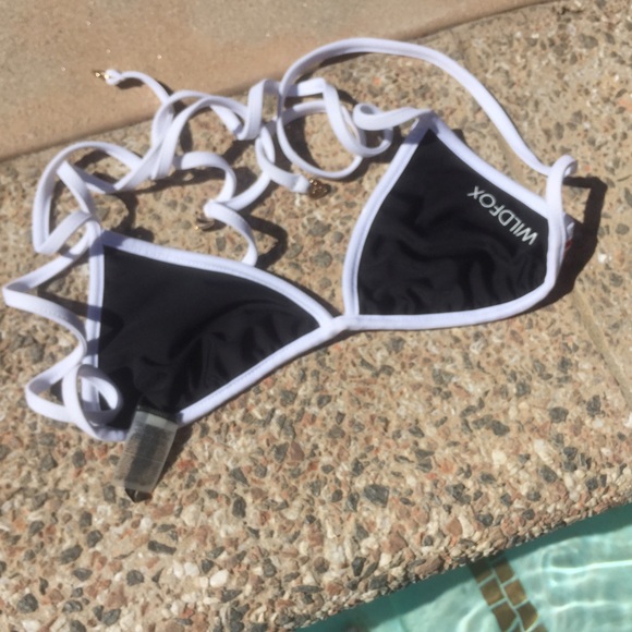 Wildfox Logo Reversible String Bikini Top - Picture 4 of 4