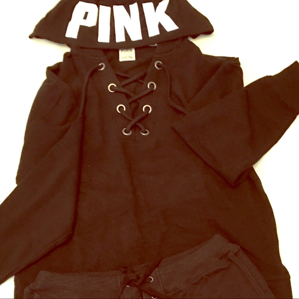 🎀PINK VS Brand New Black & White Lace Up Set🎀