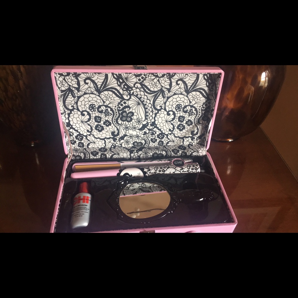 CHI Flat iron Limited Edition "Ooh La La"