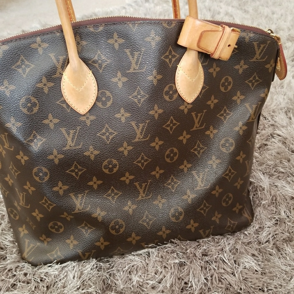 Authentic Louis Vuitton Mono Canvas Lockit MM Bag