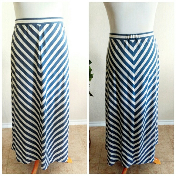 Faded Glory Skirts - Heather Gray & Blue Maxi Skirt (2-3XL) Faded Glory Skirts - Heather Gray & Blue Maxi Skirt (2-3XL)