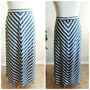 Faded Glory Skirts - Heather Gray & Blue Maxi Skirt (2-3XL) Faded Glory Skirts - Heather Gray & Blue Maxi Skirt (2-3XL)