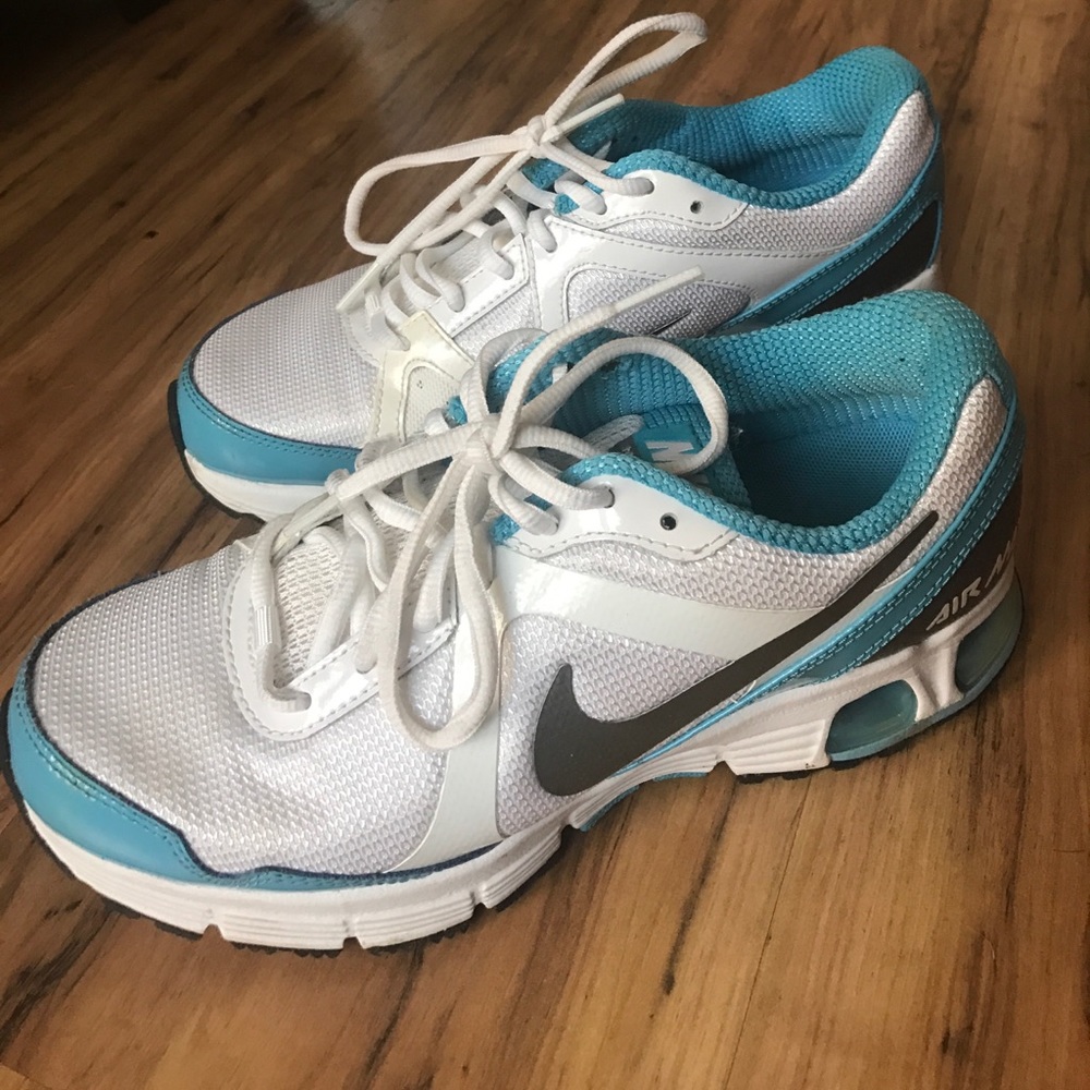 Nike tennis shoes
