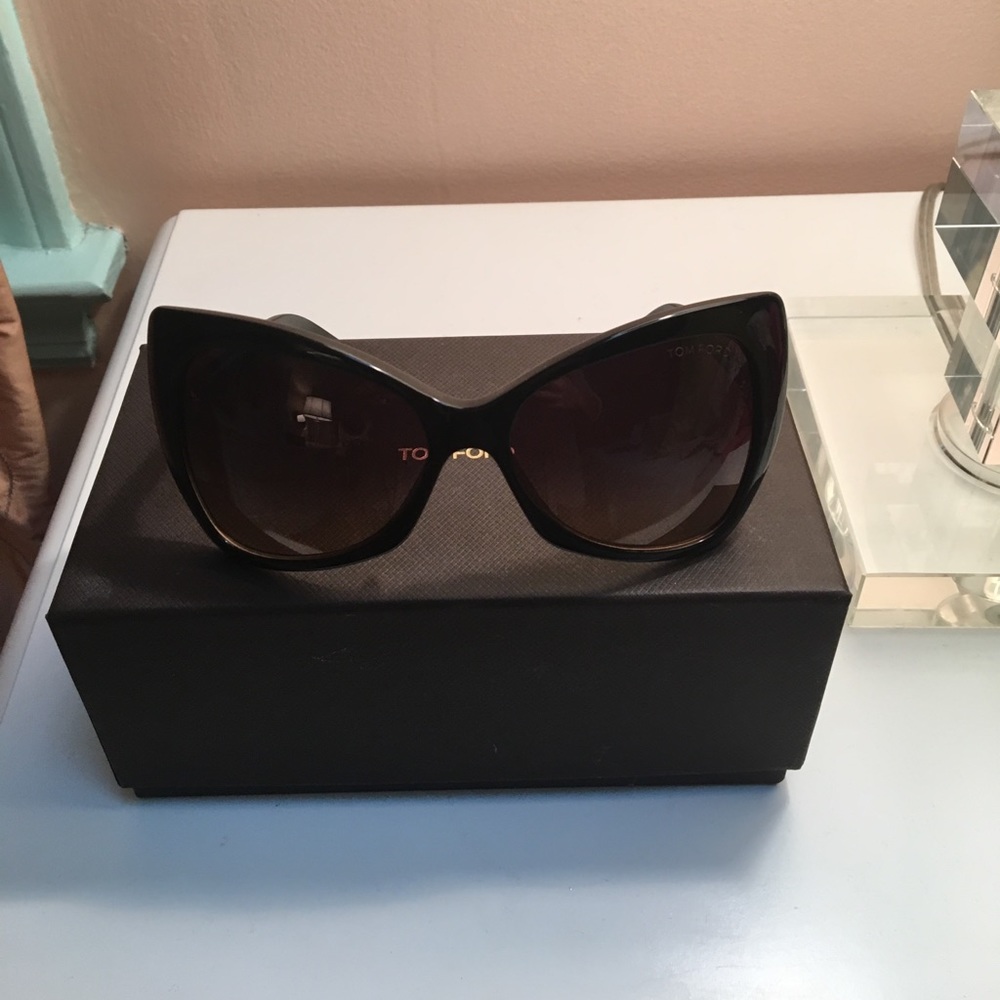 Tom Ford "Nico" sunglasses.