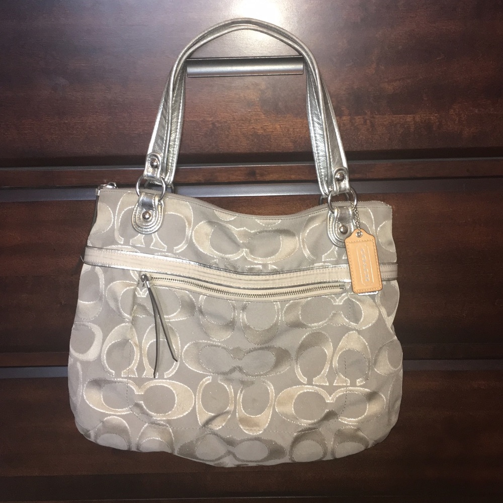 Vintage Silver Coach Bag 👜 - Picture 3 of 7