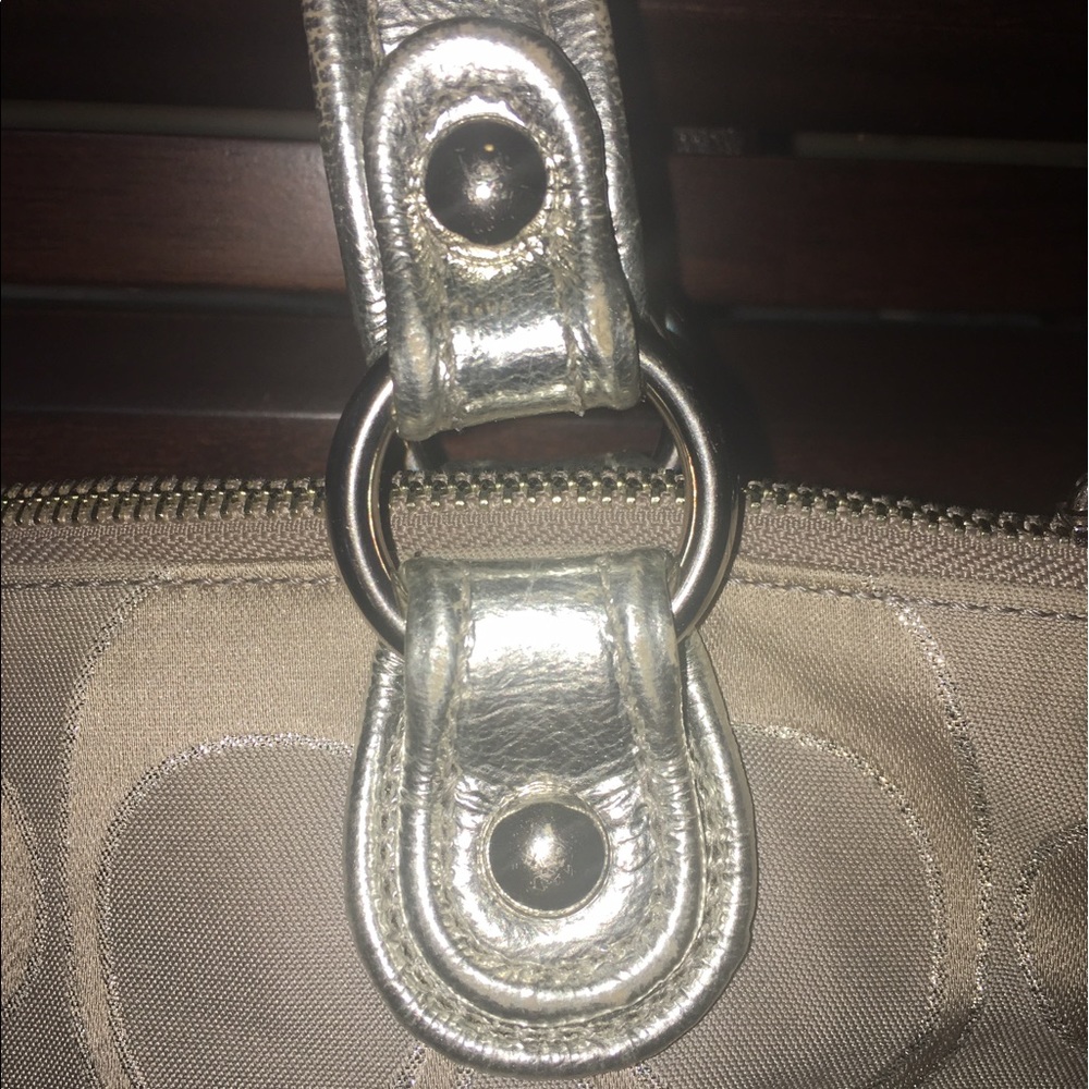 Vintage Silver Coach Bag 👜 - Picture 7 of 7
