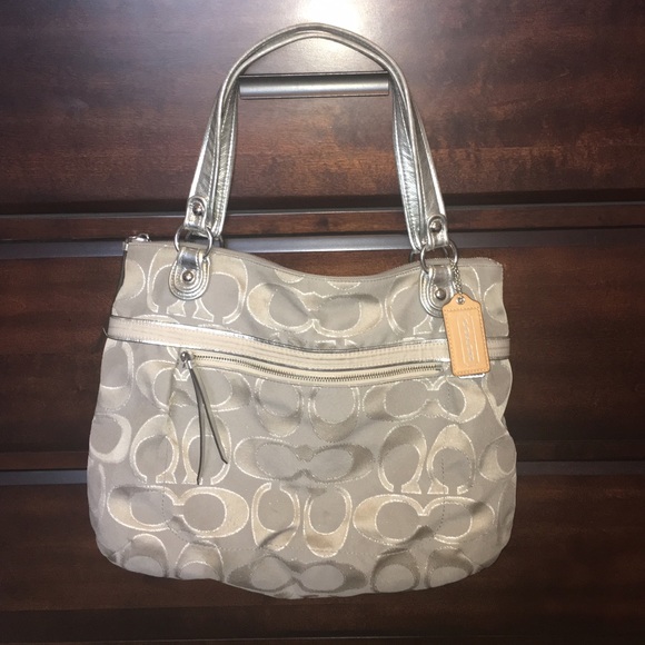 Vintage Silver Coach Bag 👜 - Picture 3 of 7