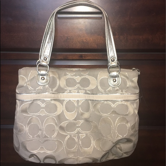 Vintage Silver Coach Bag 👜 - Picture 4 of 7