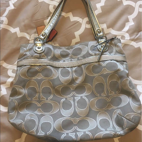 Vintage Silver Coach Bag 👜 - Picture 2 of 7