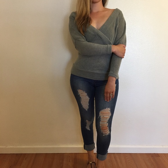 •LAST 1• Grey Knit Off The Shoulder Sweater - Picture 2 of 8