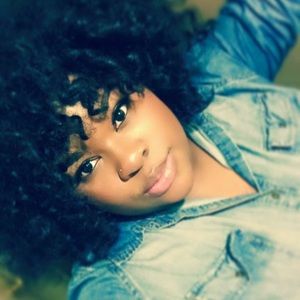 Meet your posher Lexa!