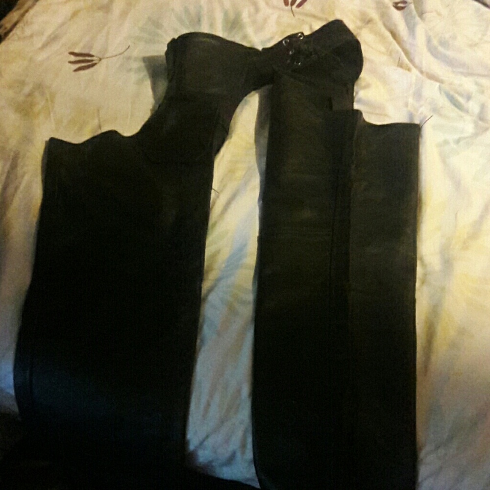 Ladies leather riding chaps