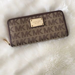 •MK wallet•