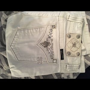White miss me jeans