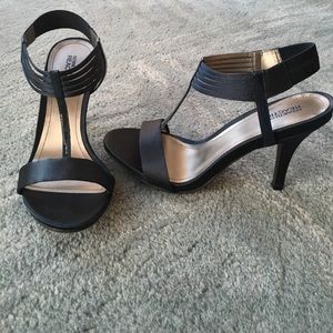 Kenneth Cole Reaction Heels