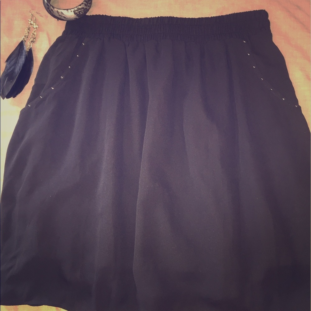 Black high waisted chiffon skirt