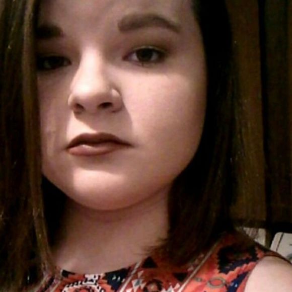 Meet your Posher, Hannah - Picture 1 of 1