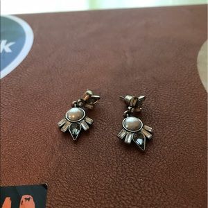 ⭕️CLOSET CLEAR OUT!!⭕️C + I crystal earrings