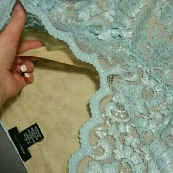 BCBG Maxaria Lace Top - Picture 3 of 5