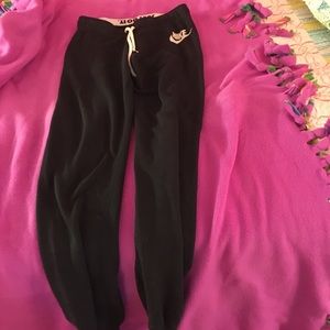 Black nike sweatpants size M fit like joggers!