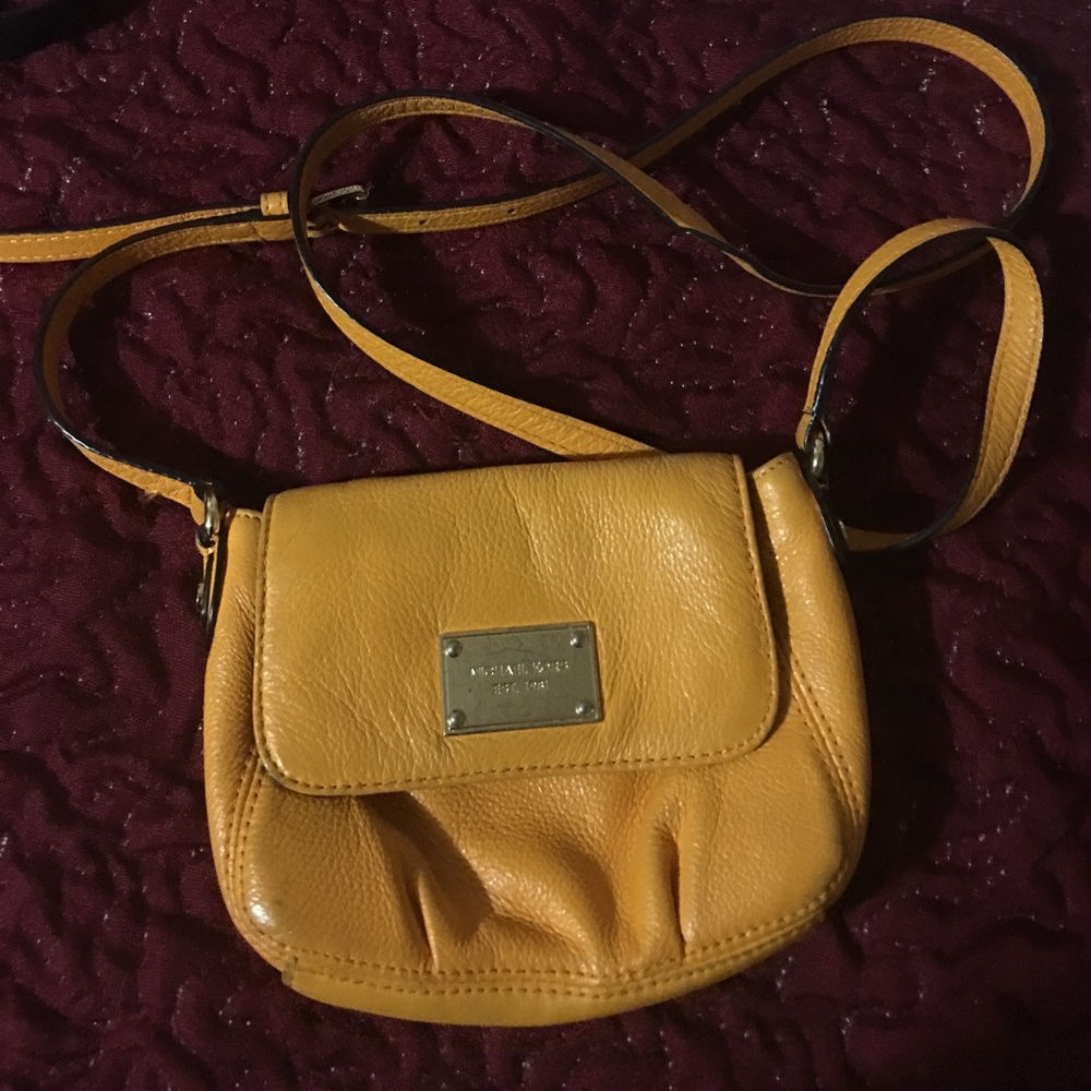 Cros body Michael kors SOLD