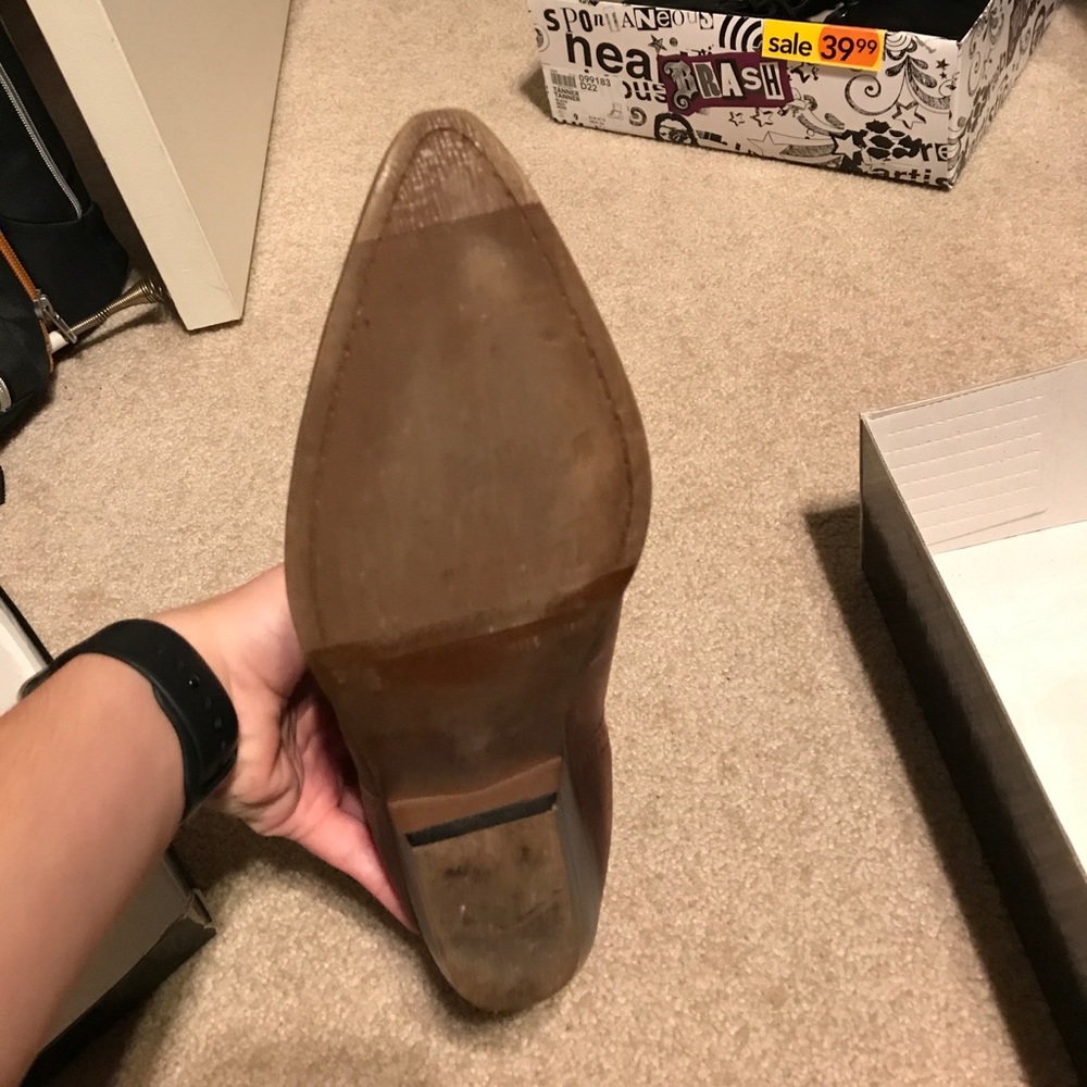 Boots - Picture 3 of 4