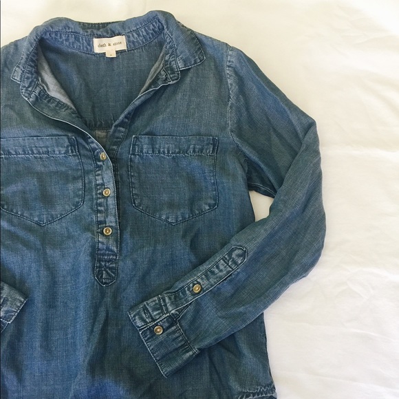 🌿 SOLD 🌿 Anthropologie chambray button up top - Picture 1 of 4
