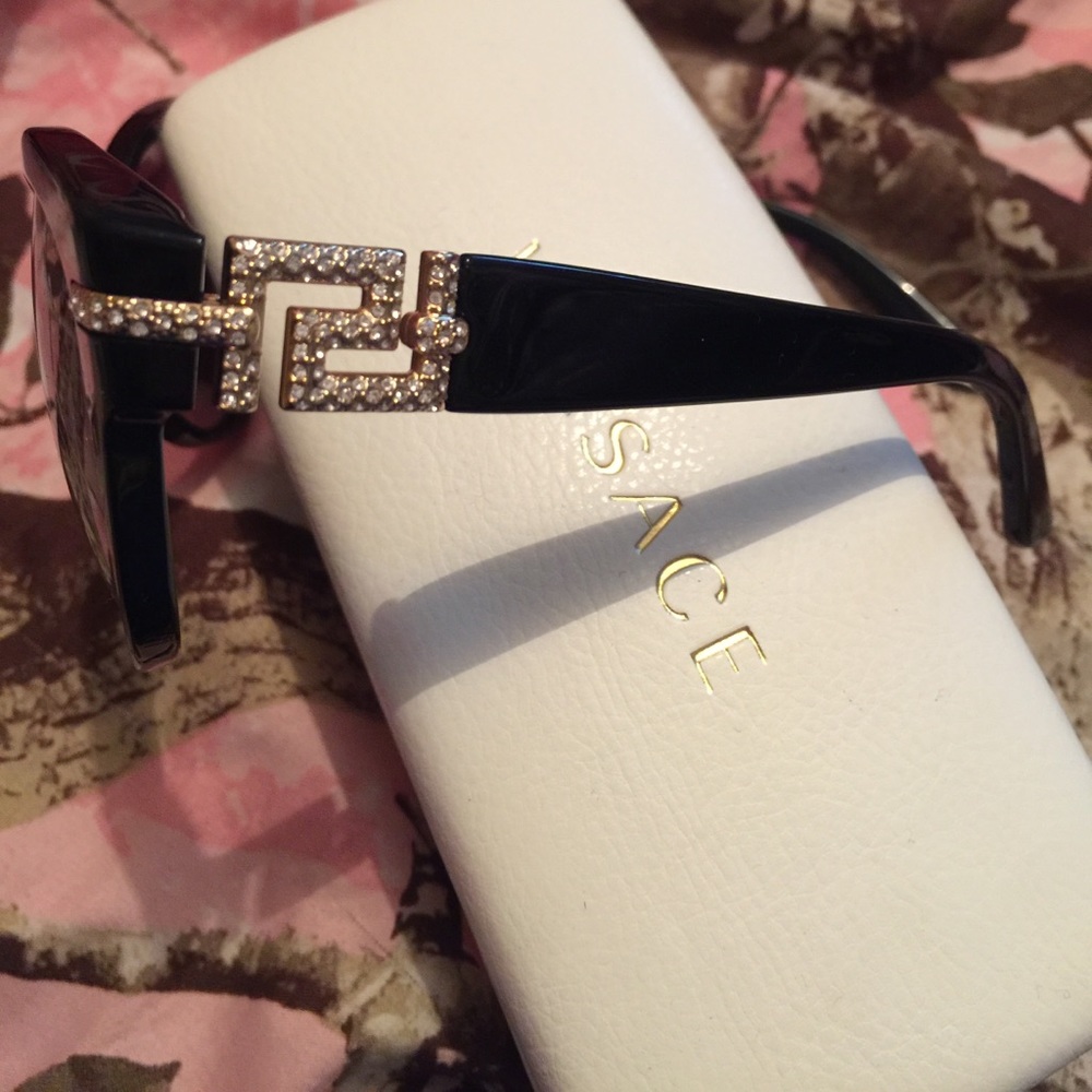 Versace Sunglasses - Picture 3 of 4