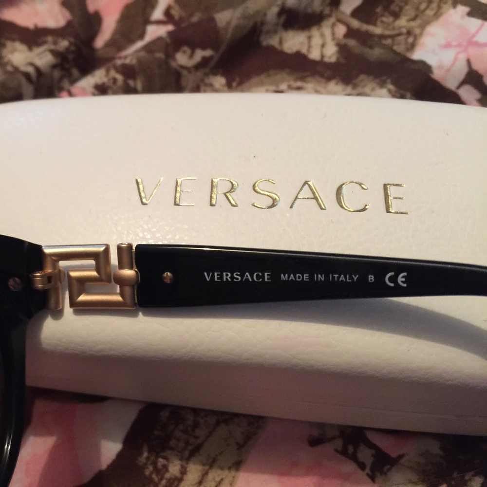 Versace Sunglasses - Picture 4 of 4