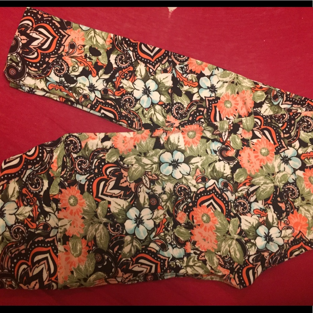 Lularoe OS Unicorn Print Floral