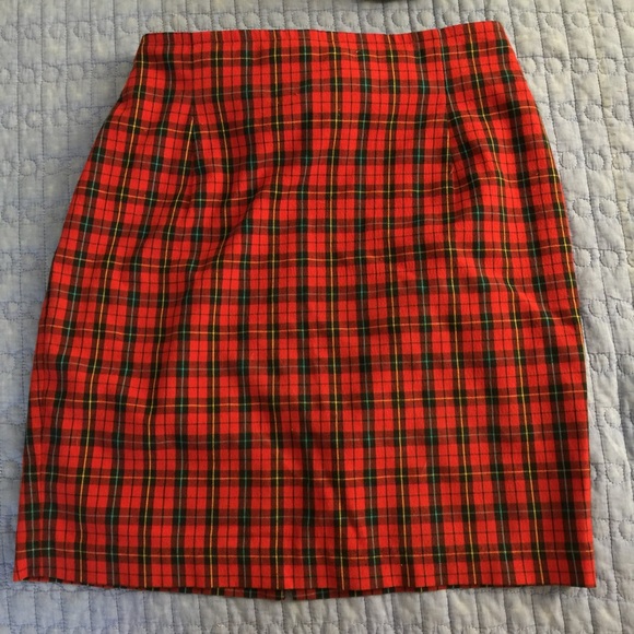 ♥️PLAID RED SKIRT - Picture 4 of 4