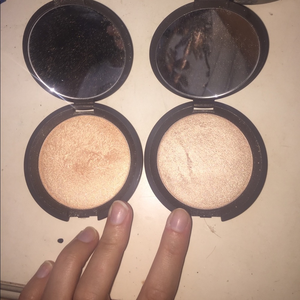 Becca highlighter in Champagne Pop and Opal