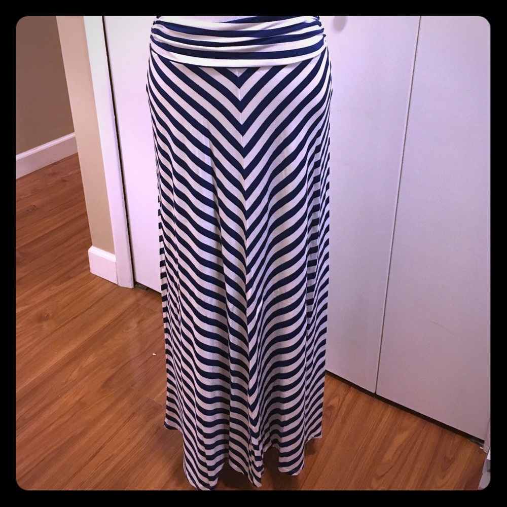 Navy blue/white maxi skirt