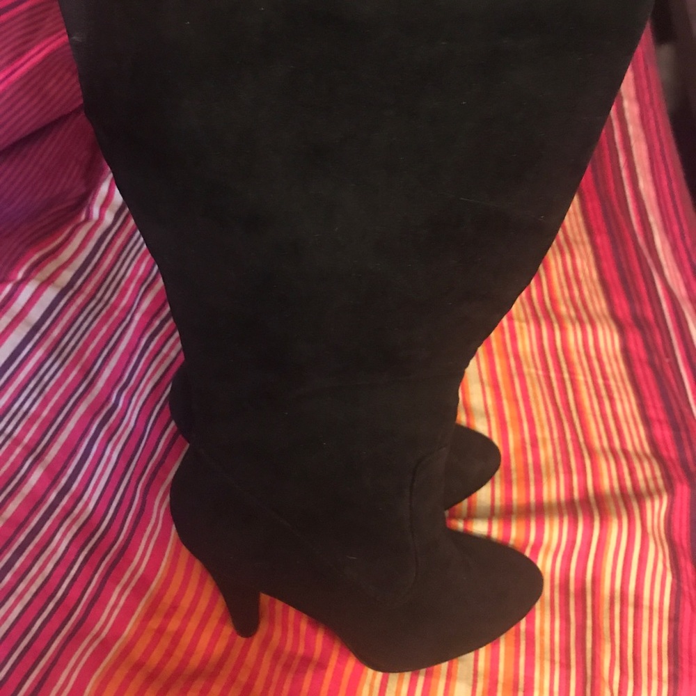 Forever 21 Black Suede Boots For Sale‼️