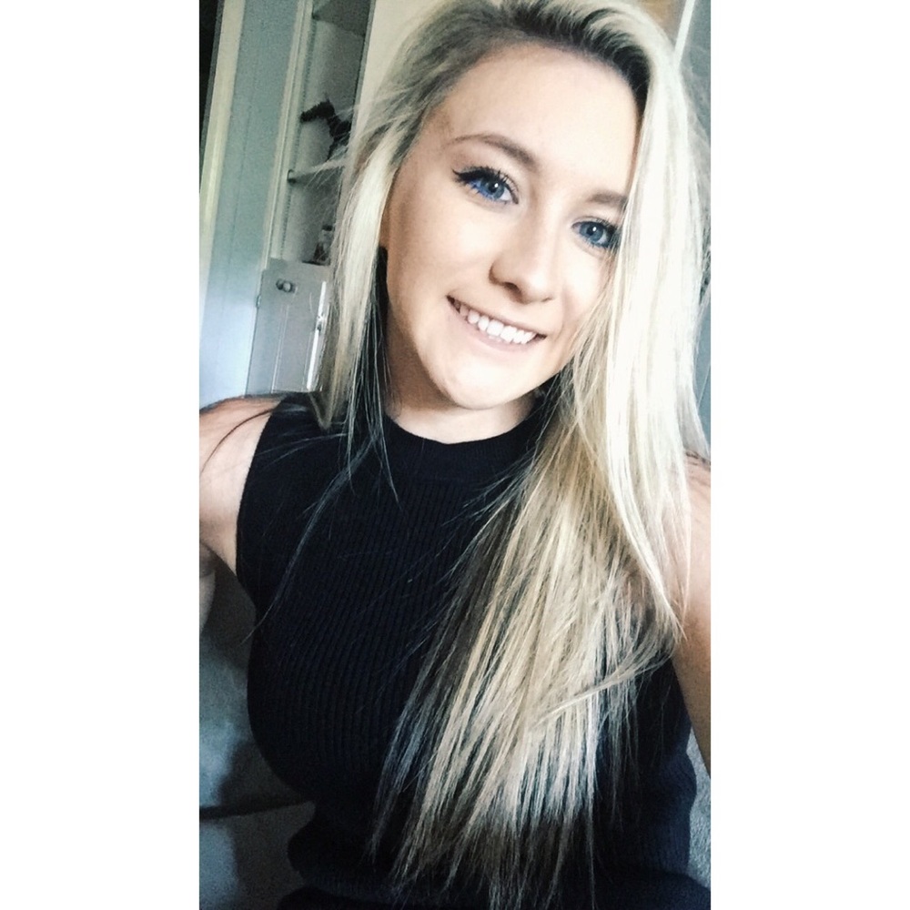 Meet your Posher, Ella