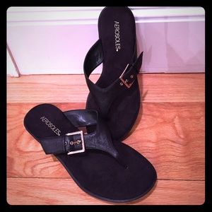 Aerosoles flip flops. Never worn.