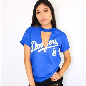 Low V-cut Dodger Tee