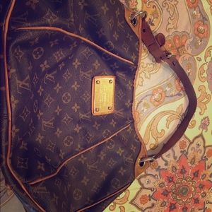 Louis Vuitton Purse $1200