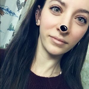 Meet your Posher, Emilee