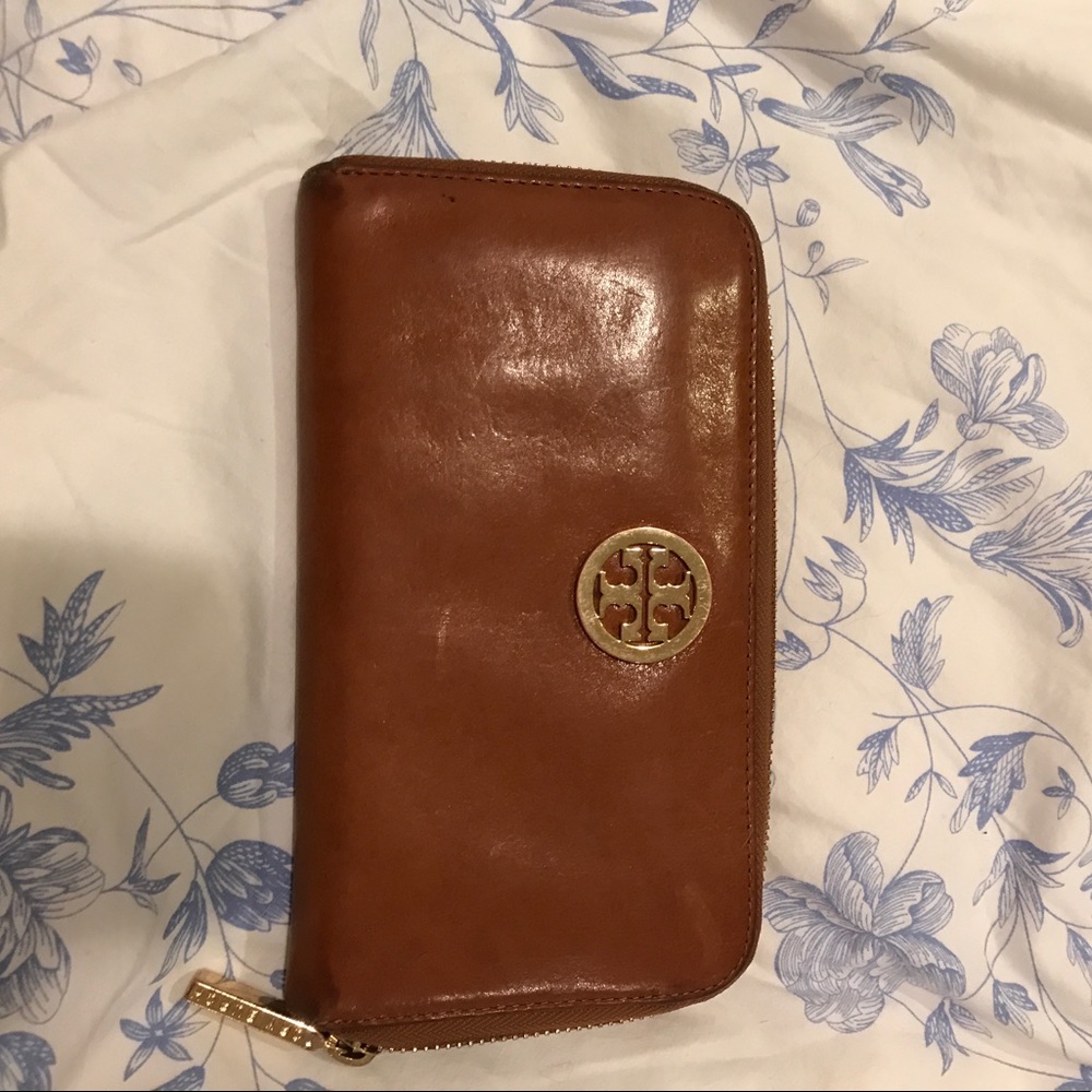 Tory burch wallet