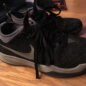 Black nike shoes