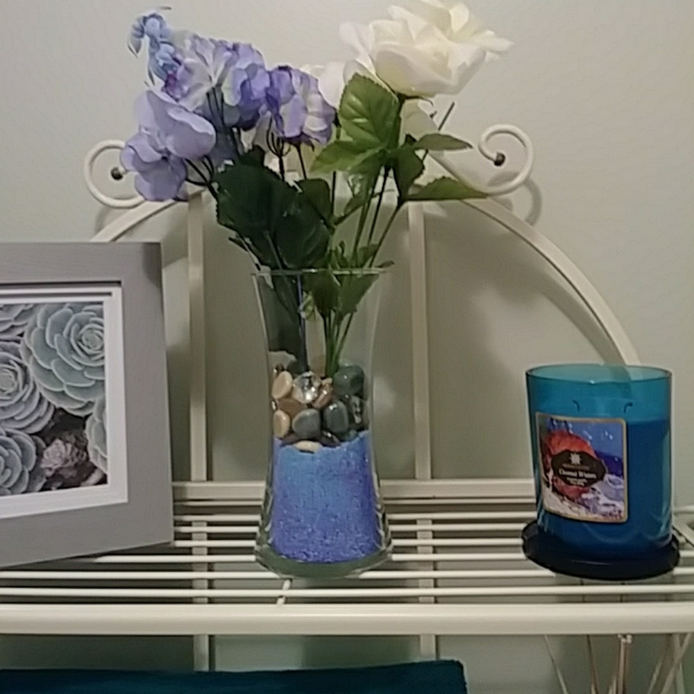 Flower arrangement with a beach feeling