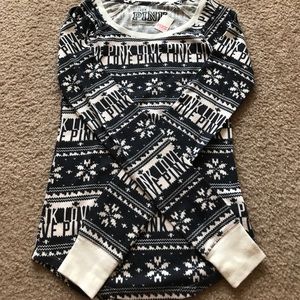 VS PINK THERMO LONG SLEEVE