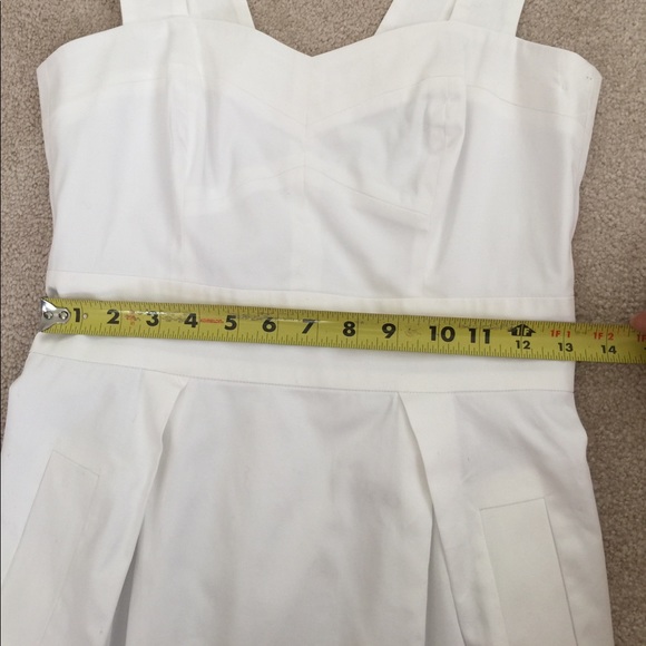 Like 🆕 French Connection ❤️ shaped 👗 - Picture 7 of 8