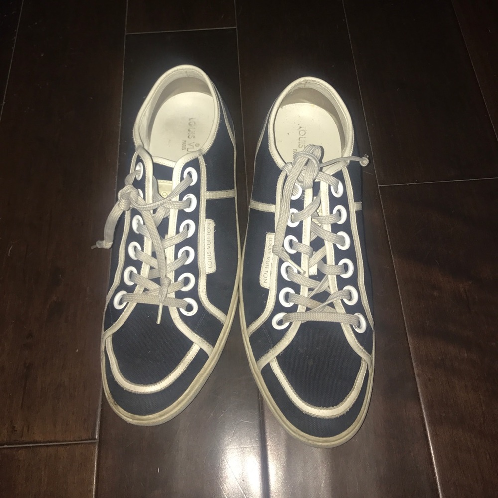 LOUIS VUITTON SIZE 10 SNEAKERS