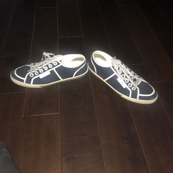 LOUIS VUITTON SIZE 10 SNEAKERS - Picture 3 of 4