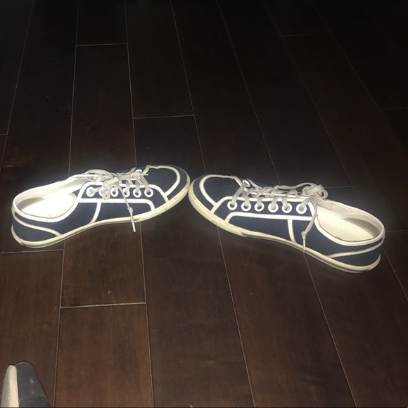 LOUIS VUITTON SIZE 10 SNEAKERS - Picture 4 of 4