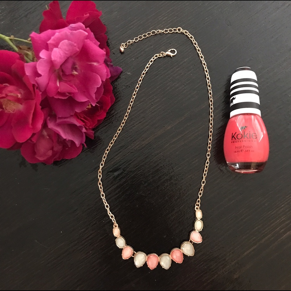 NEW!✨Jeweled statement necklace