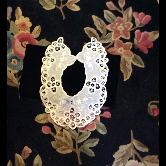 Vintage Accessories - Vtg lace and embroidered collar
